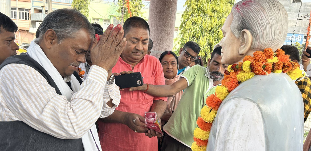के गर्दैछन् उपेन्द्र यादव ?