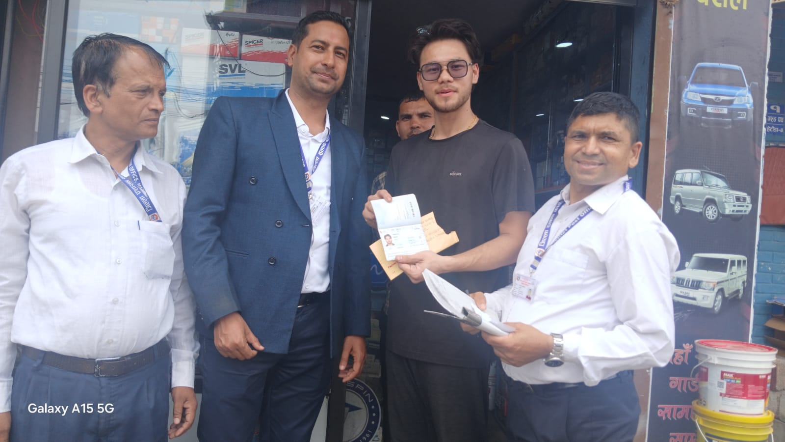हुलाकबाट १९ जिल्लामा व्यक्तिको घरमै पुर्‍याउन थालियो सरकारी कागजात