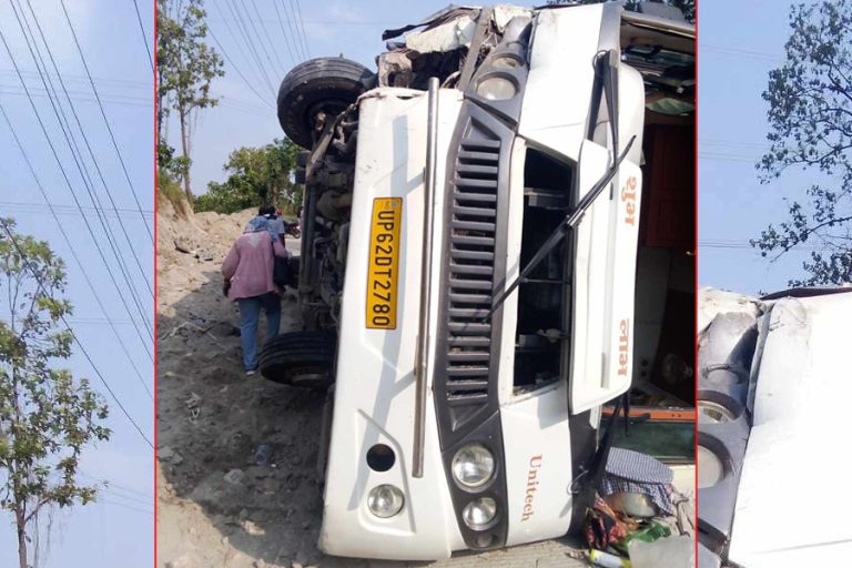 दाउन्नेको घ्युखोलामा भारतीय बस दुर्घटना, ६ महिला घाइते