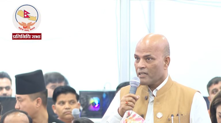 सरकारले रासायनिक मलको व्यवस्था गरोस् : अमरेश कुमार सिंह