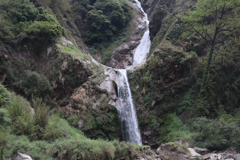 आहा ! अर्मके झरना
