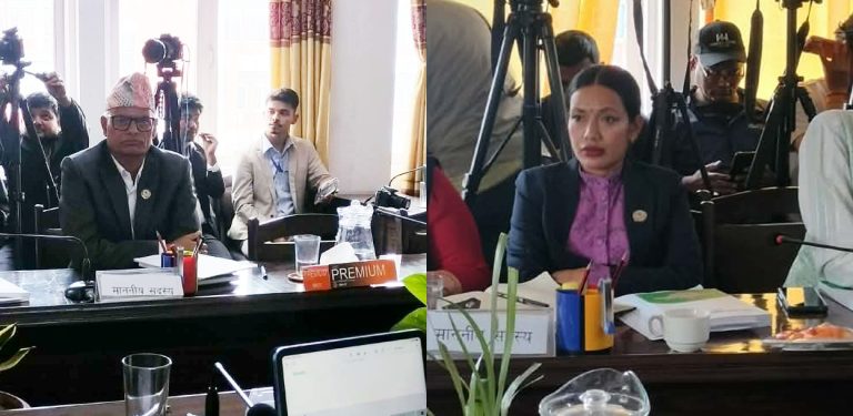एमाले सांसद लक्ष्मीप्रसादले बँदेल मार्नुपर्छ भनेपछि रास्वपाकी आशिका तामाङको प्रतिवाद