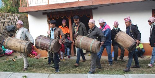 संकटमा आठपहरिया संस्कृति