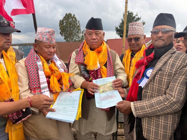 पाँचथर पुगेर कांग्रेस नेता आङ्देम्बेले गरे सदस्यता अद्यावधिक