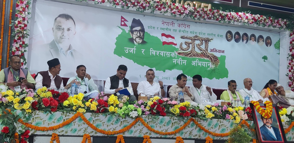 पार्टी मिलाउन सबै विषयमा छलफल गर्न तयार छु : गगन थापा