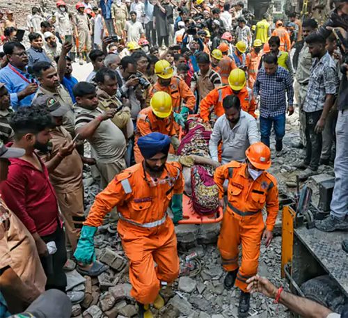 दिल्लीमा चारतले भवन भत्किँदा ज्यान गुमाउनेको संख्या ६ पुग्यो
