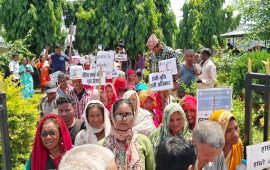 धनुषाको ढल्केबरमा सुकुमवासीको प्रदर्शन