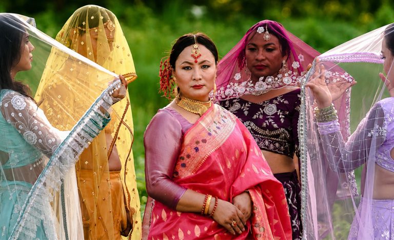 ‘एलिफेन्ट्स इन द फग’ : समाजको स्वीकृति र अस्वीकृतिबीच बाँचेका किन्नरहरूको कथा