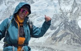 सशस्त्रकी सहायक हवलदार अनिता कार्कीद्वारा सगरमाथाको सफल आरोहण