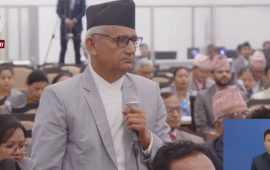  प्रधानमन्त्रीले गरेको कानेखुसीको दृष्य संसदीय रेकर्डबाट हटाउन एमालेको माग