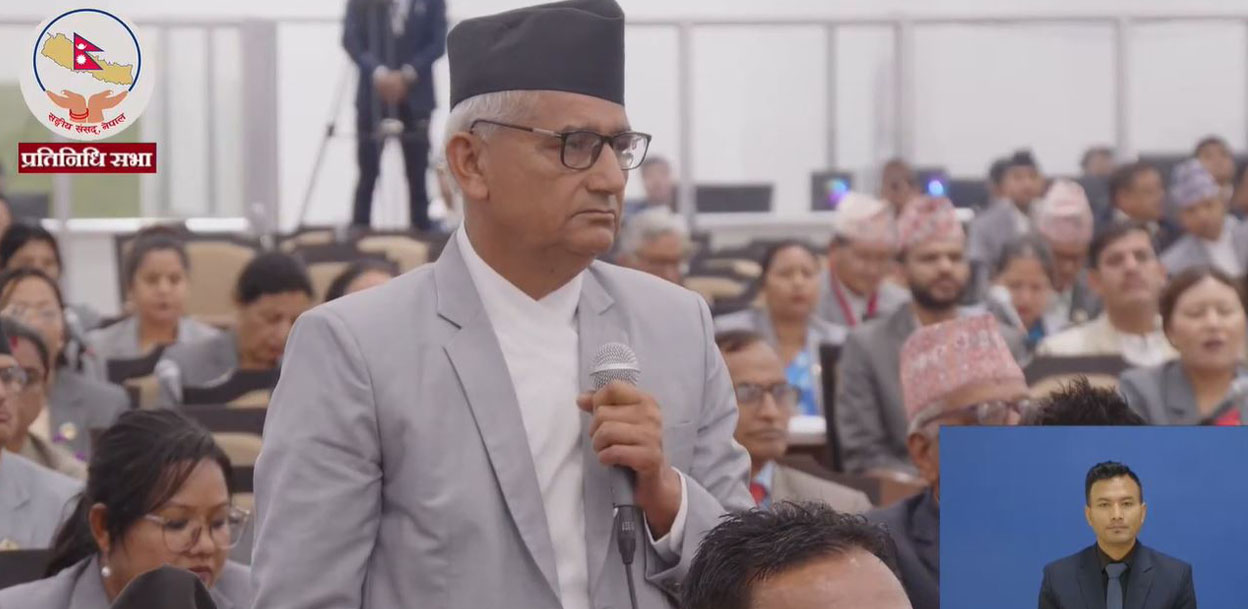  प्रधानमन्त्रीले गरेको कानेखुसीको दृष्य संसदीय रेकर्डबाट हटाउन एमालेको माग