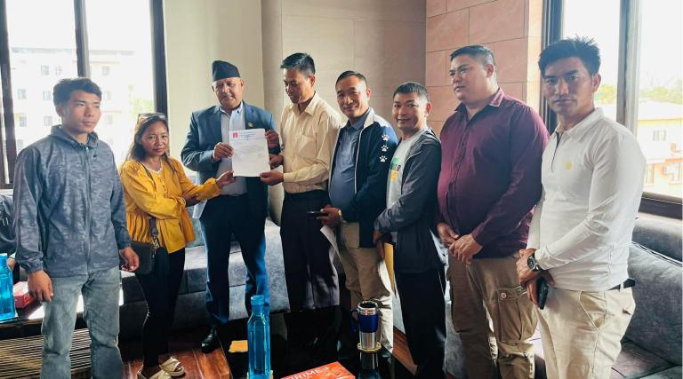 मगर र थारू भाषालाई सरकारी कामकाजको भाषा बनाउन माग