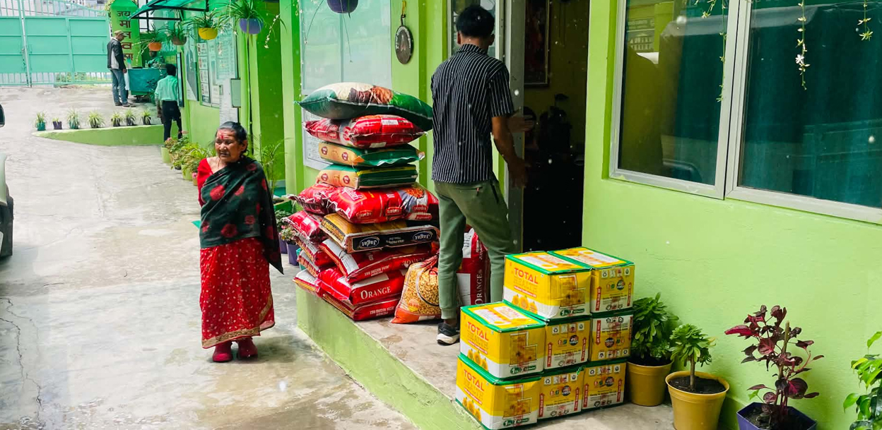 मानव सेवा आश्रमलाई खाद्यन्न सहयोग