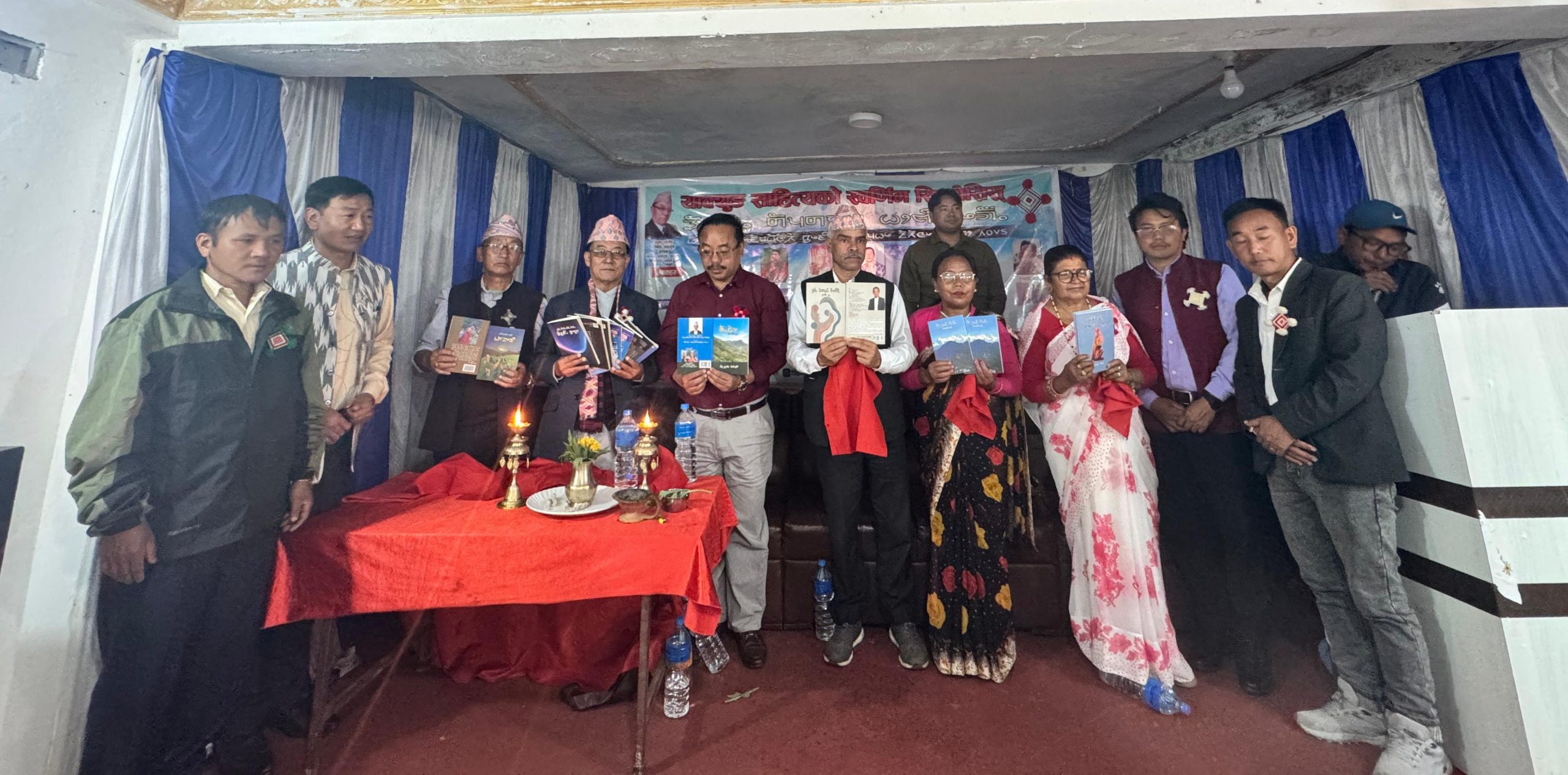 पाँचथरमा लिम्बु साहित्यका १२ पुस्तक एकसाथ लोकार्पण