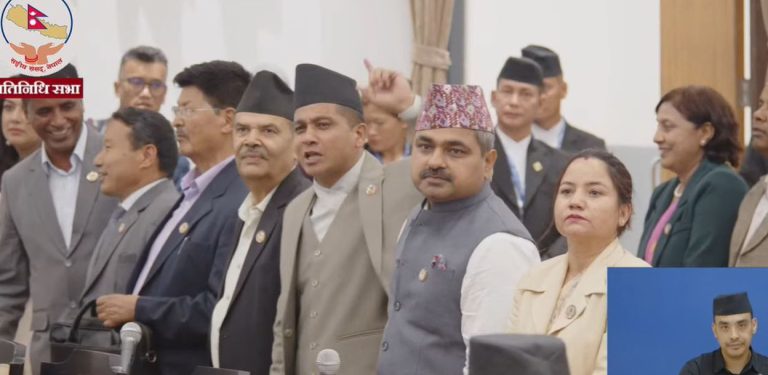 विपक्षीको नाराबाजीबीच अर्थमन्त्रीले नीति तथा कार्यक्रममाथि जवाफ दिँदै