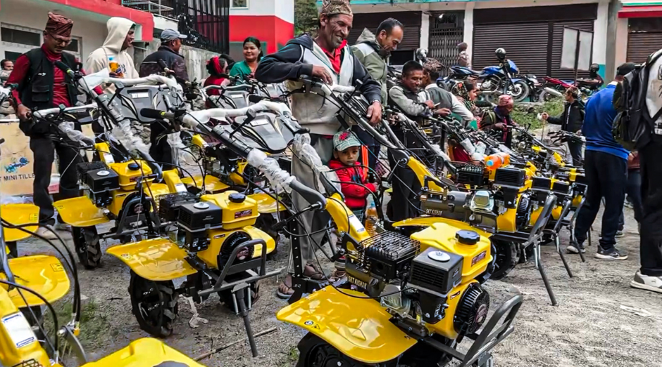 ढोरपाटनका किसानलाई अनुदानमा यान्त्रिक हलो   