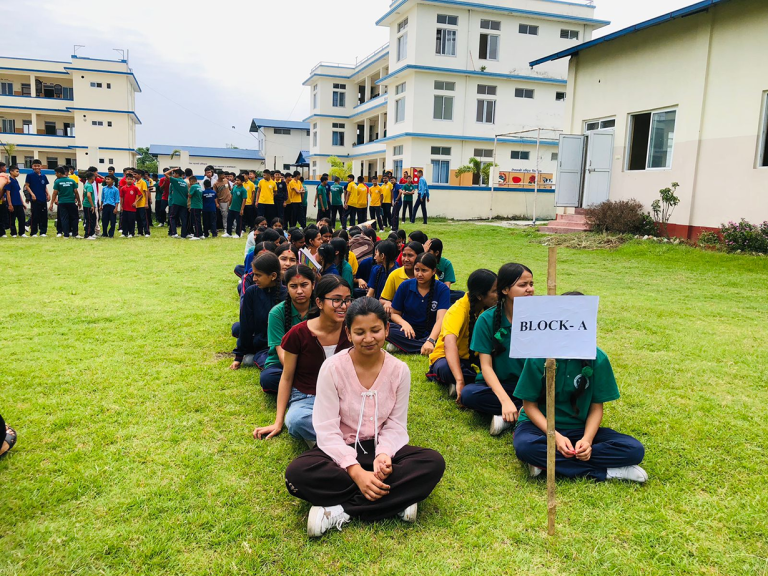 प्रहरी स्कुलमा विद्यार्थी र शिक्षकलाई विपद्बाट बच्ने उपायबारे प्रशिक्षण