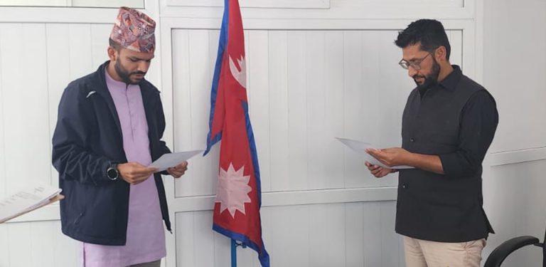 सागर ढकालले लिए रास्वपा सचिवालय सदस्य पदको शपथ