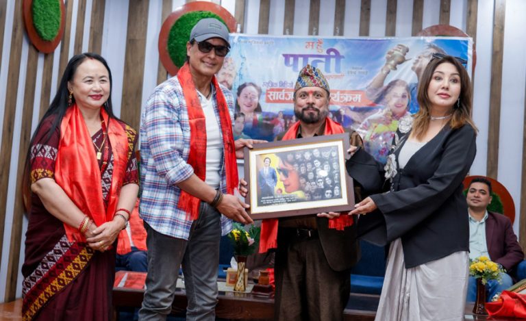 ‘पानको पात’ गायकसँग राजेश हमालको सहकार्य, पानीको महत्व बुझाउन ल्याए गीत