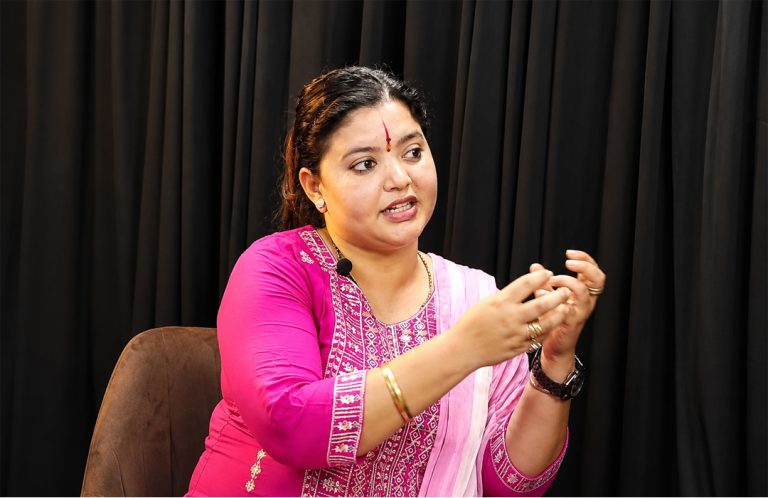 ‘लालीबजार’ लाई मुद्दा हाल्ने रोशनी वादी प्रहरी नियन्त्रणमा