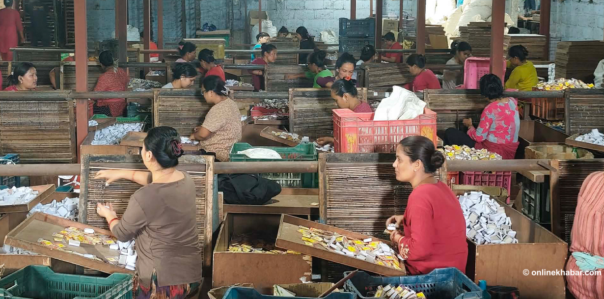 राज्यको गलत नीतिले संकटमा एक्लो सलाई उद्योग