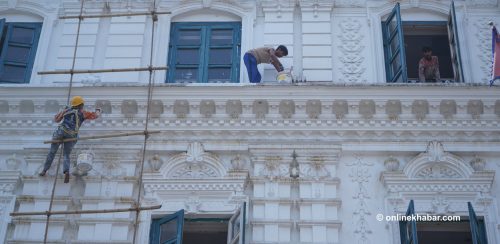 जेनजी आन्दोलनमा क्षतिग्रस्त प्रधानमन्त्री कार्यालय मर्मत गरिँदै (तस्वीरहरू)