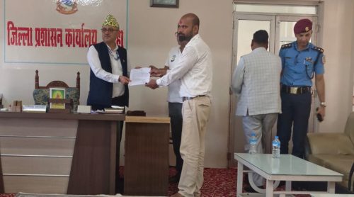 छोटी भन्सार बन्द गर्ने निर्णयविरुद्ध सिरहा प्रशासनलाई ज्ञापनपत्र