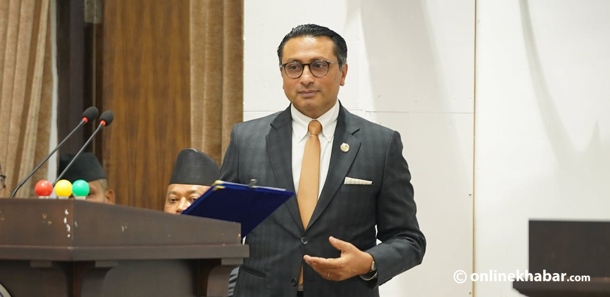प्रस्तुत भयो नीति तथा कार्यक्रम, छलफलमा प्रधानमन्त्री चाहिने भन्दै पुन: विपक्षीको अवरोध