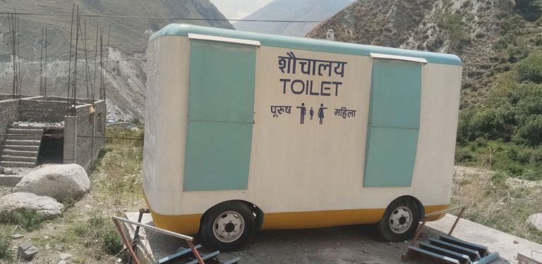 नगरपालिकामै थन्कियो त्रिपुरासुन्दरीको घुम्ती शौचालय