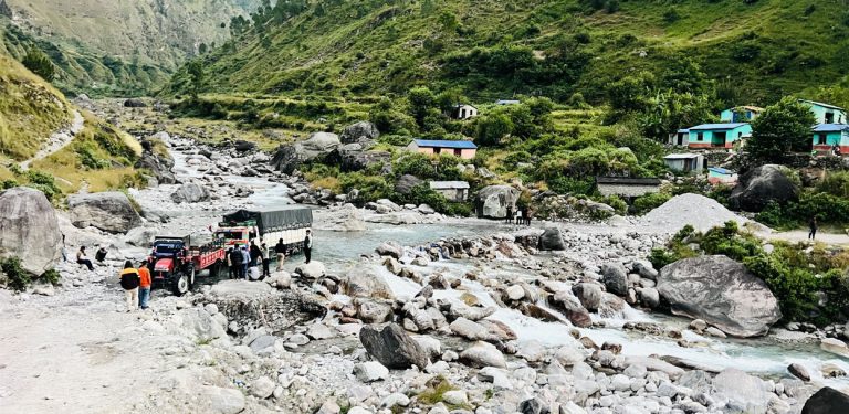 भेरी नदीमा ६ पुलको काम अलपत्र