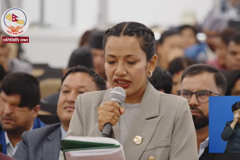 पृथ्वी राजमार्गको यात्रामा शौच गर्न गाडीबाट ओर्लिएर झाडीतिर दौडिनुपर्छ : आशिका तामाङ