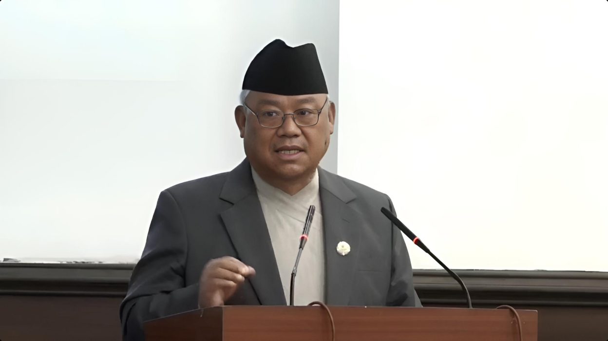 शासकीय स्वरूपमाथि प्रश्न उठाउनु राजनीतिक अपरिपक्वता : भीष्मराज आङदेम्बे