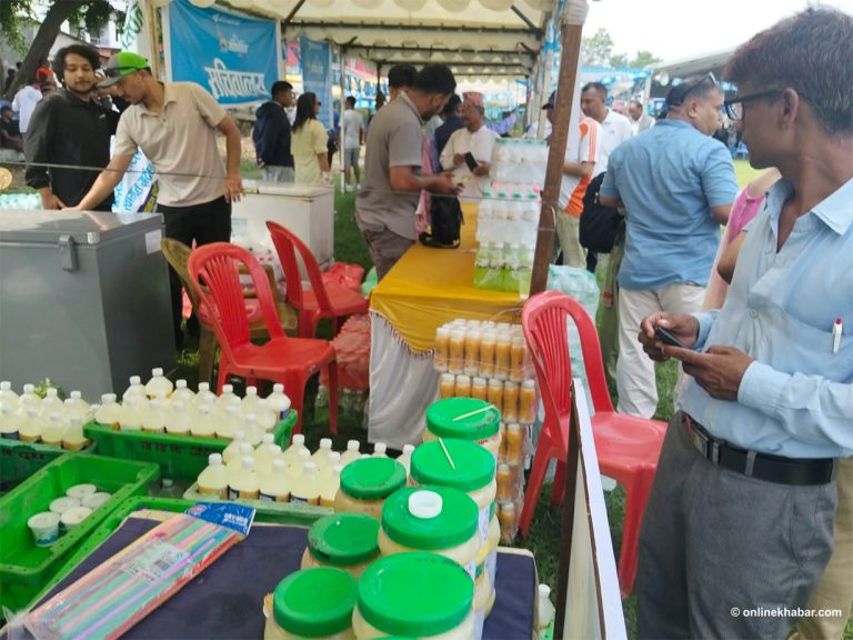 रास्वपा महाधिवेशन स्थलमा डीडीसीको बिक्री कक्ष, केहीमा छुट