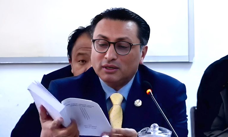 संसदीय समितिमा अर्थमन्त्रीलाई प्रष्टीकरणको मौका