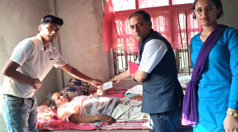 क्यान्सरपीडित महिलालाई घरमै नागरिकता