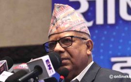 माधव नेपालको आग्रह– कुराले चिउरा भिज्दैन, सबै कम्युनिस्टले आत्मसमीक्षा गरौं