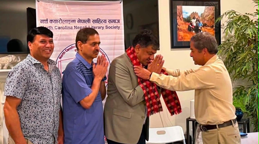 मदन पुरस्कार विजेता डा. लम्साल अमेरिकामा सम्मानित