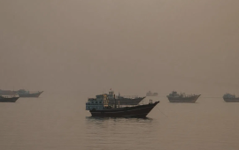 विस्फोटपछि ओमानको आयल टर्मिनलमा लोडिङ रोकियो