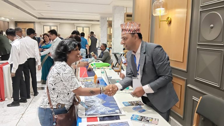 ‘गर्मीमे चलो पोखरा’ भन्दै कोलकातामा निम्तो बाँड्दै गण्डकीका पर्यटन व्यवसायी