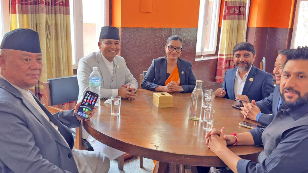 प्रधानमन्त्रीको तर्फबाट परराष्ट्रमन्त्रीले जवाफ दि