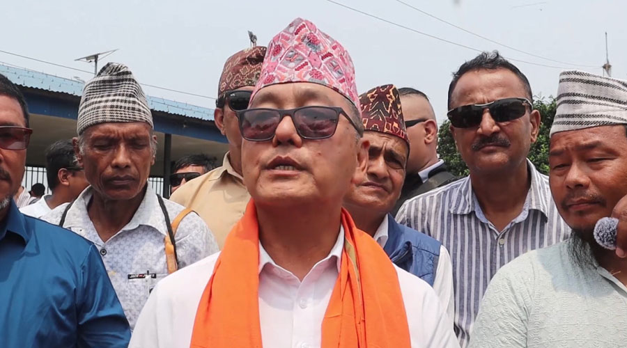 रास्वपा महाधिवेशनमा भाग लिन चितवन पुगे लिङ्देन