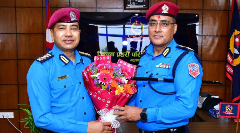 एसएसपी रमेश थापाको बिदाइ, घिमिरेले सम्हाले काठमाडौंको कमाण्ड