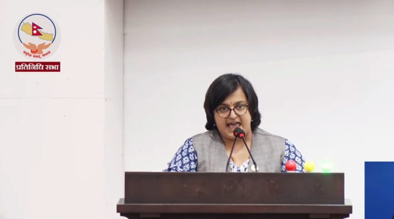 ठेकेदारको जवाफदेहीता सुनिश्चित गर्न सांसद न्यौपानेले गराइन् सरकारको ध्यानाकर्षण
