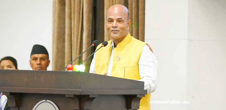 अर्थमन्त्रीलाई अमरेशको प्रश्न : नयाँ बजेटले कति प्रतिशत जनता खुःसी भए ?