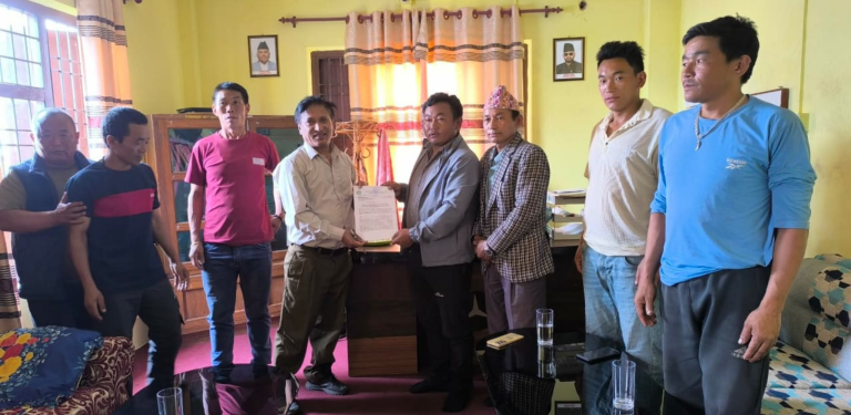 बरुण नदी क्षेत्रमा निर्माणाधीन जलविद्युत् परियोजना रोक्न स्थानीय समुदायको माग