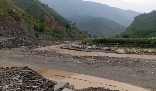 बीपी राजमार्गमा गुड्न थाल्यो गाडी