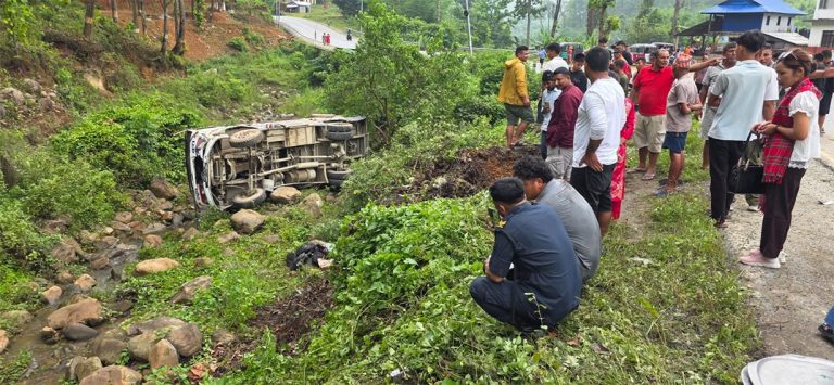 उदयपुरमा स्कुल बस दुर्घटना, ३२ जना घाइते