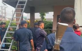 सुधार गृह लैजान खोज्दा युवकले गरे प्रहरीमाथि चक्कु प्रहार, तीन जना घाइते