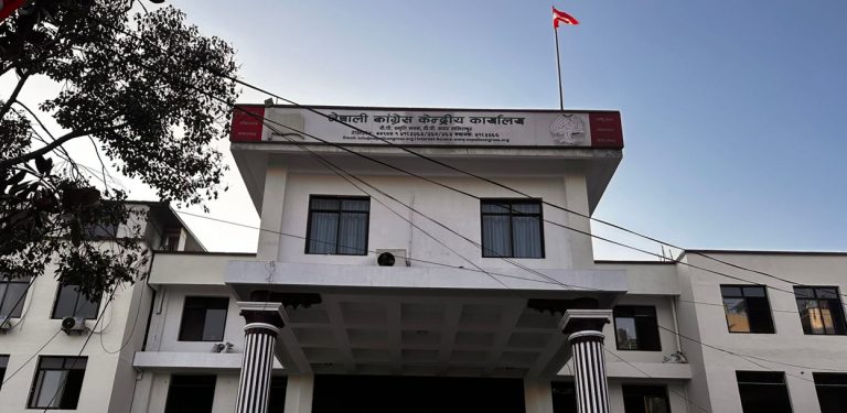 कांग्रेस निर्वाचन समितिको सदस्यमा लोप्चन र सदस्य सचिवमा कटुवाल नियुक्त