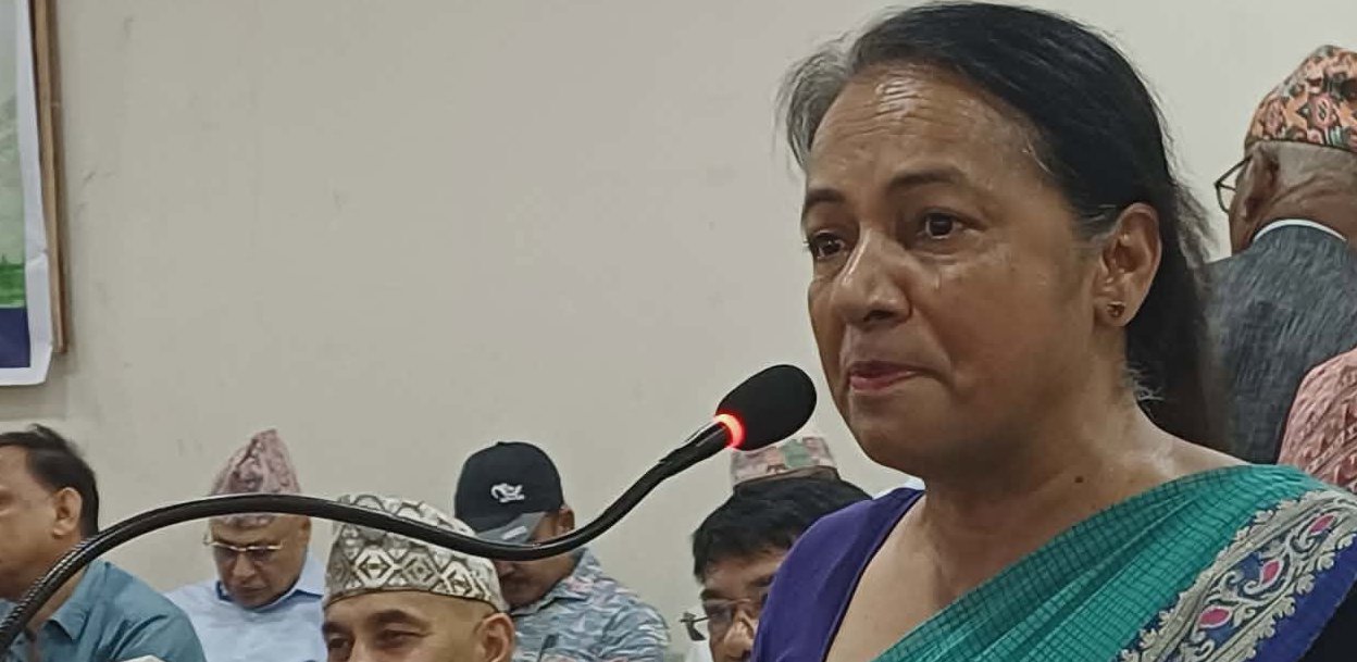 विश्वप्रकाशलाई सरिता प्रसाईंको प्रश्न : पार्टी एकजुट बनाउन खोज्दा किन रोक्नुभयो ?
